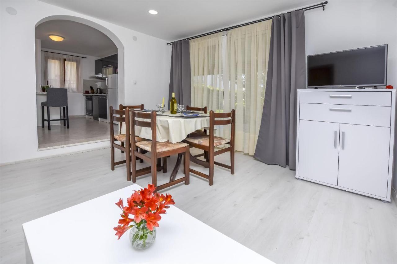 Apartments Viktor Rogoznica  Kültér fotó