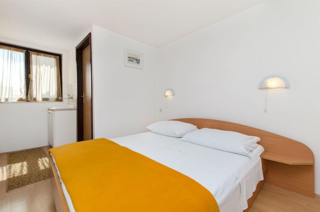 Apartments Viktor Rogoznica  Kültér fotó